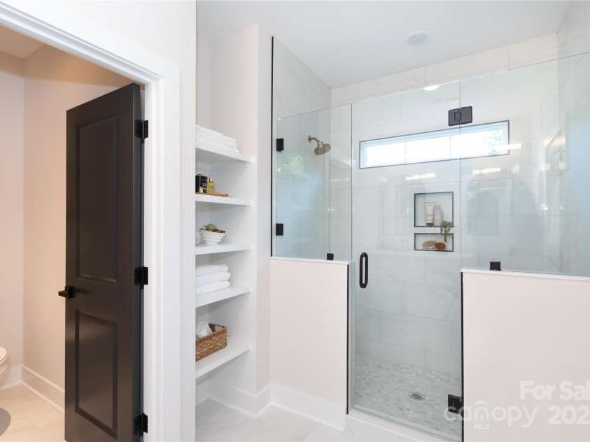 1728 Dallas Avenue, Charlotte, NC 28205.  MLS# CAR4267461, YatesRealty ID 18370. 