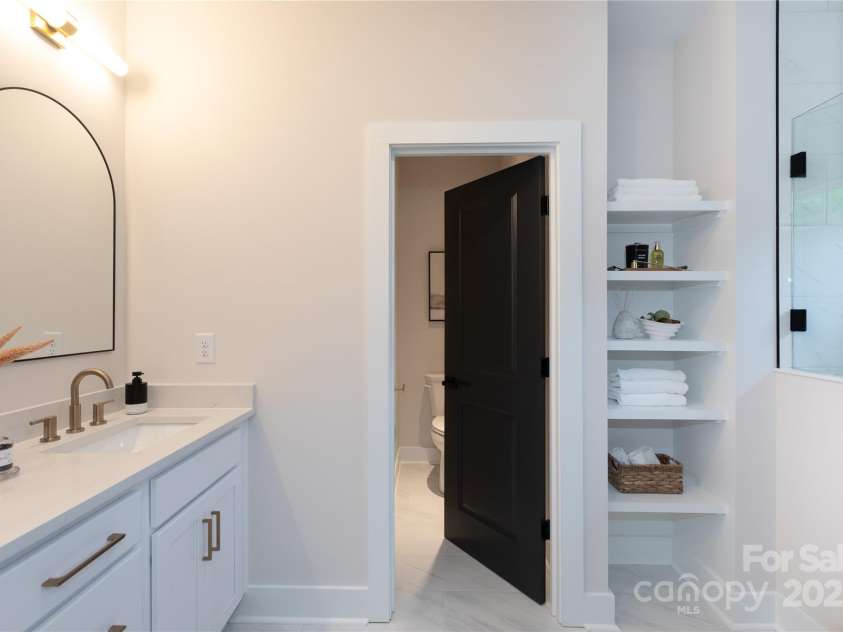 1728 Dallas Avenue, Charlotte, NC 28205.  MLS# CAR4267461, YatesRealty ID 18370. 