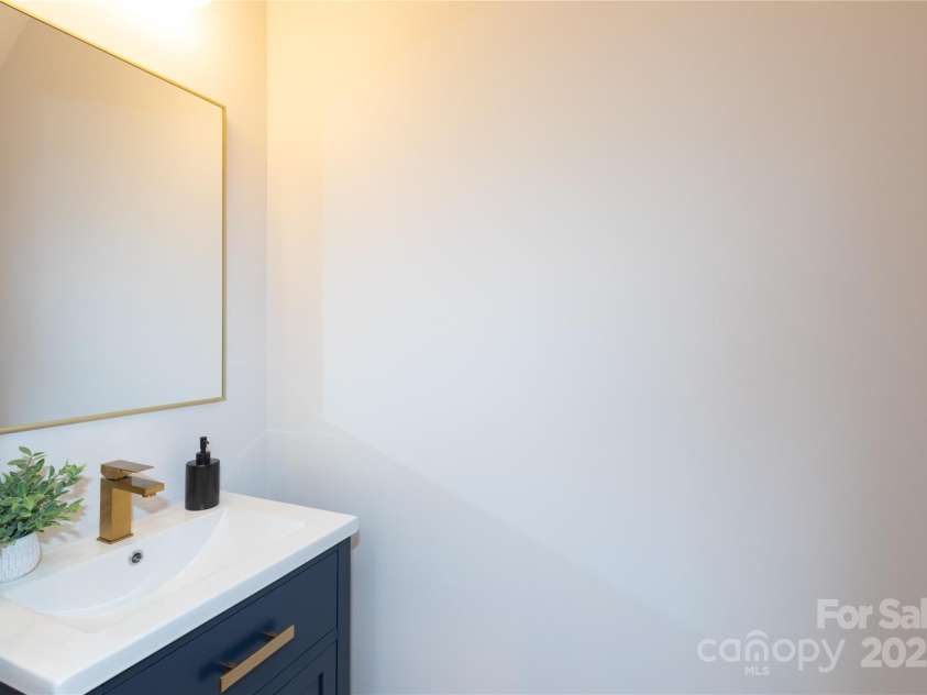 1728 Dallas Avenue, Charlotte, NC 28205.  MLS# CAR4267461, YatesRealty ID 18370. 