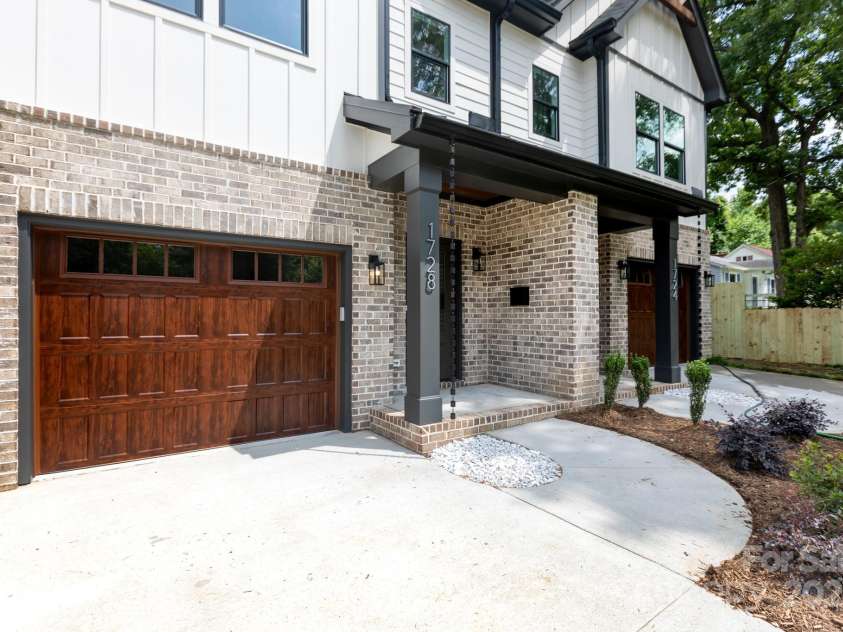 1728 Dallas Avenue, Charlotte, NC 28205.  MLS# CAR4267461, YatesRealty ID 18370. 