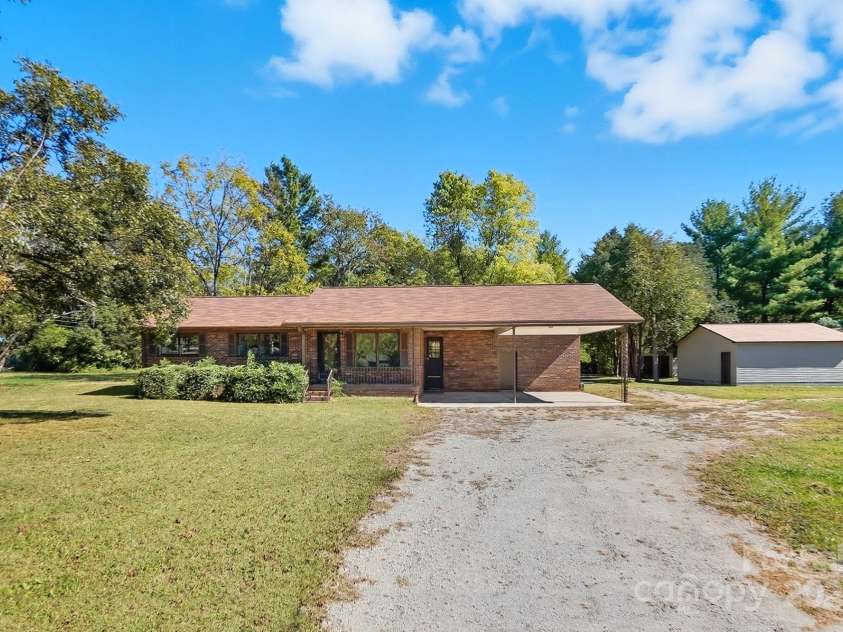 3230 Innes Street, Salisbury, NC 28144.  MLS# CAR4313094, YatesRealty ID 18370. 
