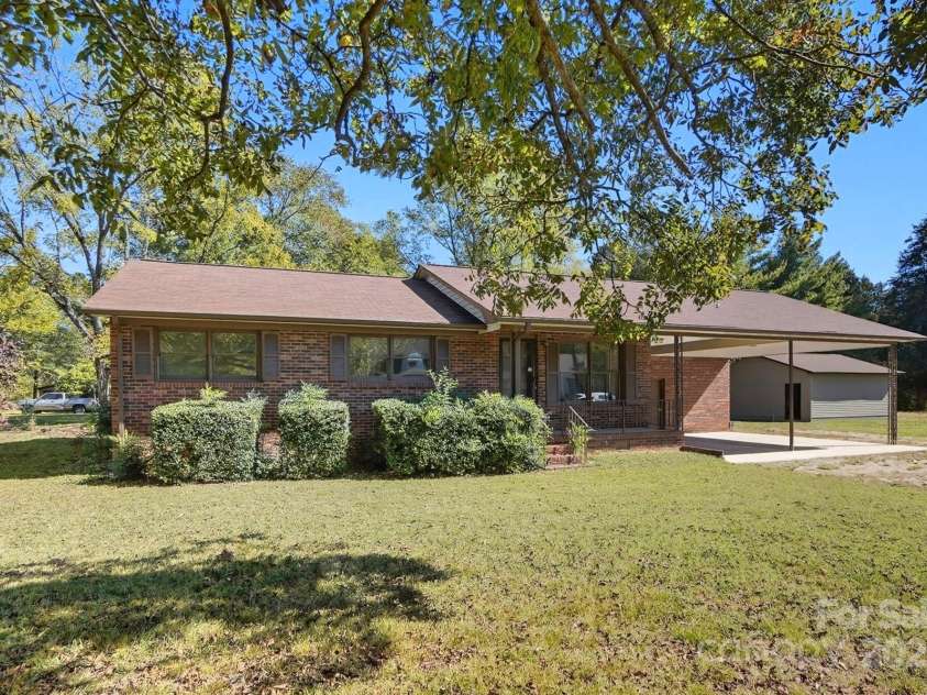 3230 Innes Street, Salisbury, NC 28144.  MLS# CAR4313094, YatesRealty ID 18370. 