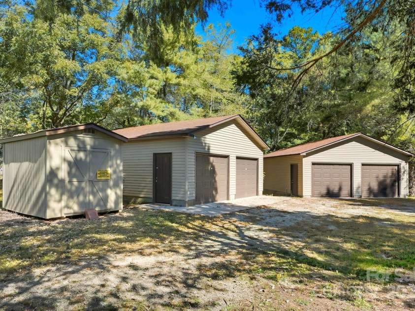 3230 Innes Street, Salisbury, NC 28144.  MLS# CAR4313094, YatesRealty ID 18370. 