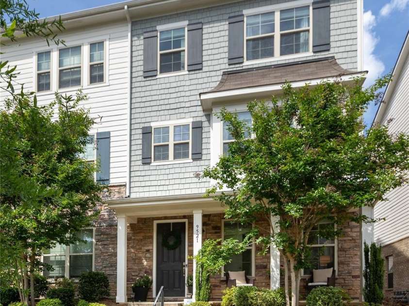 9521 AINSLIE DOWNS Street, Charlotte, NC 28273.  MLS# CAR4256337, YatesRealty ID 18371. 