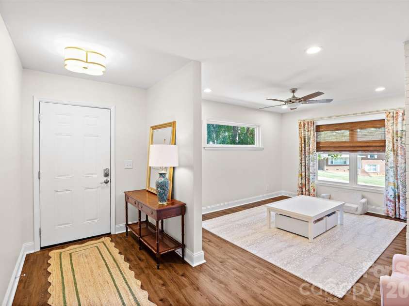 832 Stanfield Drive, Charlotte, NC 28210.  MLS# CAR4369316, YatesRealty ID 18372. New flex space addition