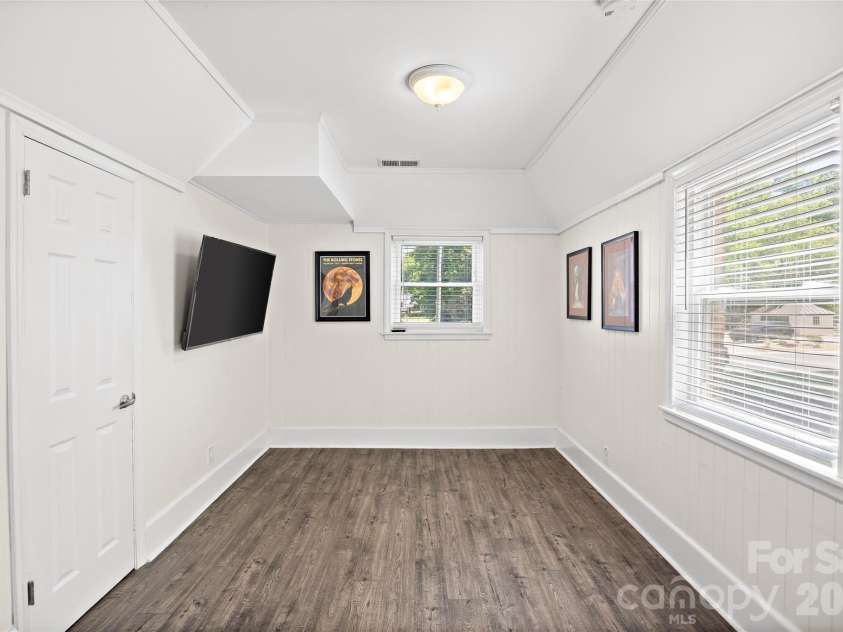 832 Stanfield Drive, Charlotte, NC 28210.  MLS# CAR4369316, YatesRealty ID 18372. Office/den space lower level