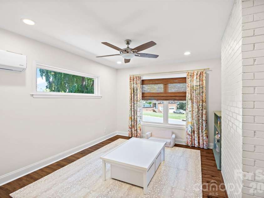 832 Stanfield Drive, Charlotte, NC 28210.  MLS# CAR4369316, YatesRealty ID 18372. Playroom/office or den
