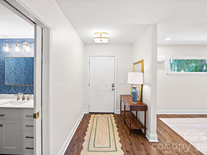 832 Stanfield Drive, Charlotte, NC 28210.  MLS# CAR4369316, YatesRealty ID 18372. Side entrance