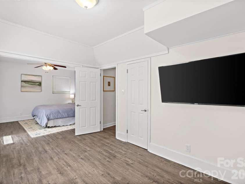 832 Stanfield Drive, Charlotte, NC 28210.  MLS# CAR4369316, YatesRealty ID 18372. View of third bedroom
