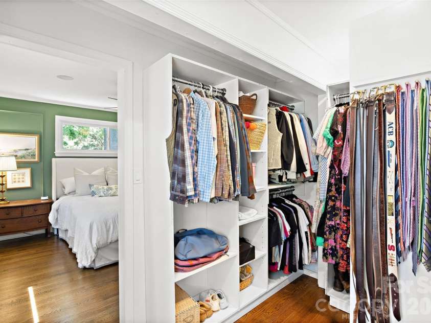 832 Stanfield Drive, Charlotte, NC 28210.  MLS# CAR4369316, YatesRealty ID 18372. Walk in closet