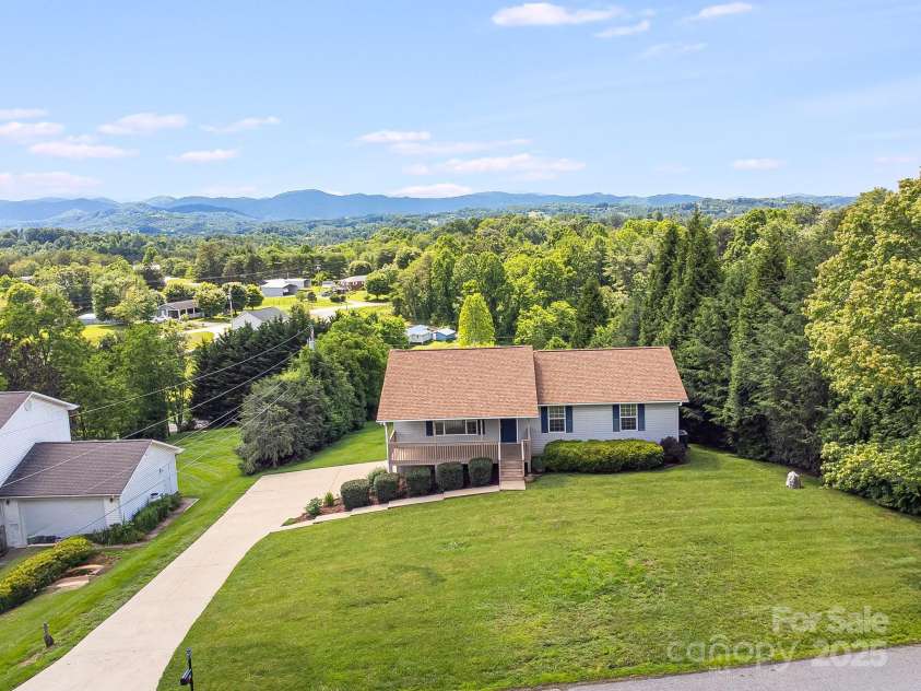 87 Collins Road, Marshall, NC 28753.  MLS# CAR4267470, YatesRealty ID 18372. 