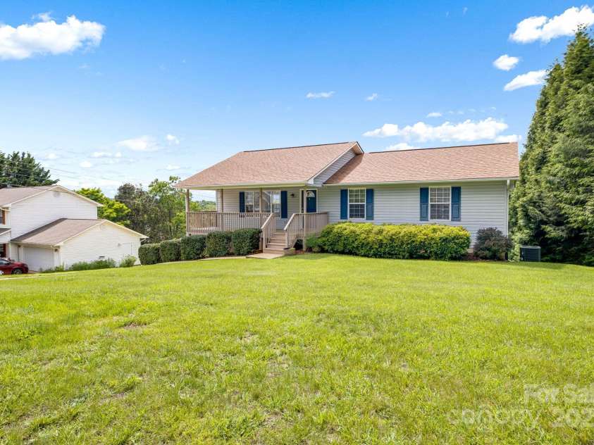 87 Collins Road, Marshall, NC 28753.  MLS# CAR4267470, YatesRealty ID 18372. 