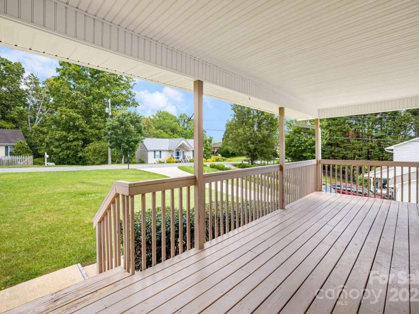 87 Collins Road, Marshall, NC 28753.  MLS# CAR4267470, YatesRealty ID 18372. 