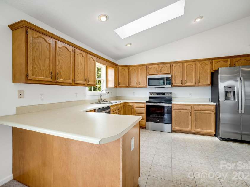 87 Collins Road, Marshall, NC 28753.  MLS# CAR4267470, YatesRealty ID 18372. 