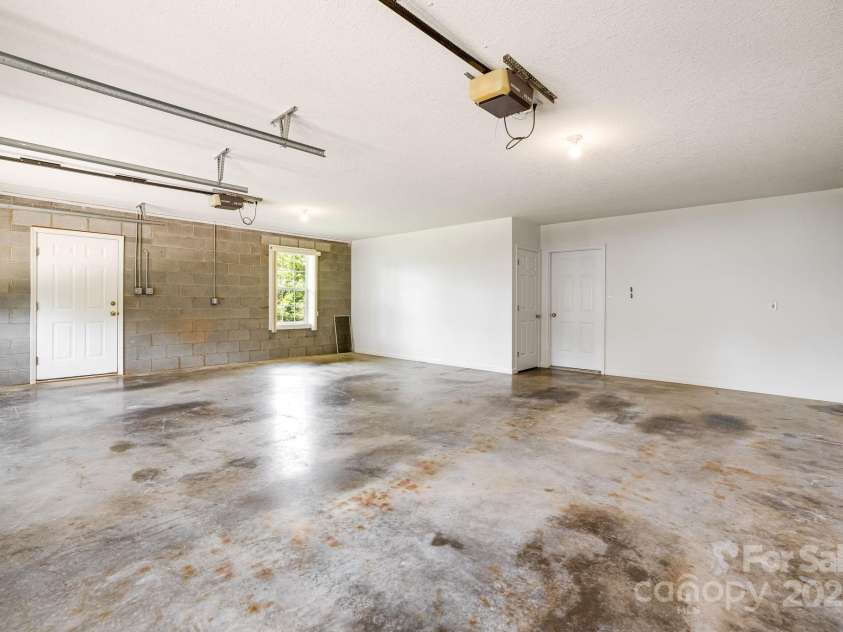 87 Collins Road, Marshall, NC 28753.  MLS# CAR4267470, YatesRealty ID 18372. 