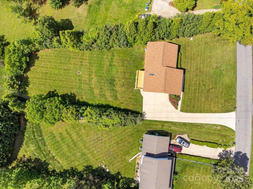 87 Collins Road, Marshall, NC 28753.  MLS# CAR4267470, YatesRealty ID 18372. 