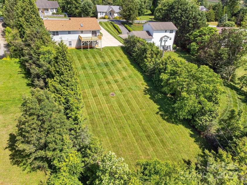 87 Collins Road, Marshall, NC 28753.  MLS# CAR4267470, YatesRealty ID 18372. 