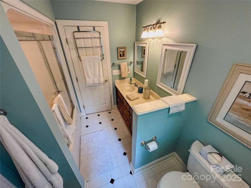 3273 16th Street, Hickory, NC 28601.  MLS# CAR4265590, YatesRealty ID 18373. Guest Bathroom