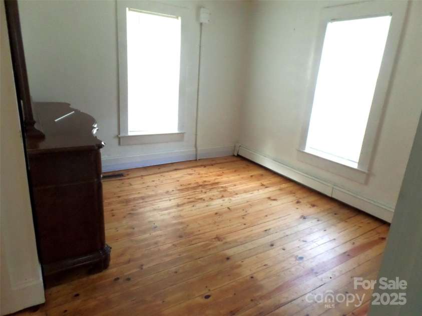 209 14th Avenue, Hickory, NC 28602.  MLS# CAR4267003, YatesRealty ID 18374. Bedroom 1