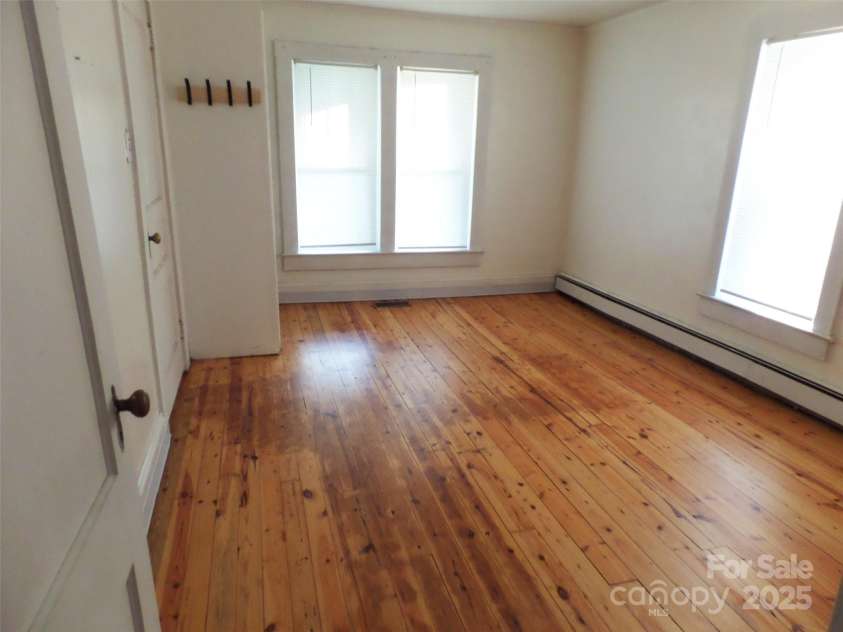 209 14th Avenue, Hickory, NC 28602.  MLS# CAR4267003, YatesRealty ID 18374. Bedroom 2