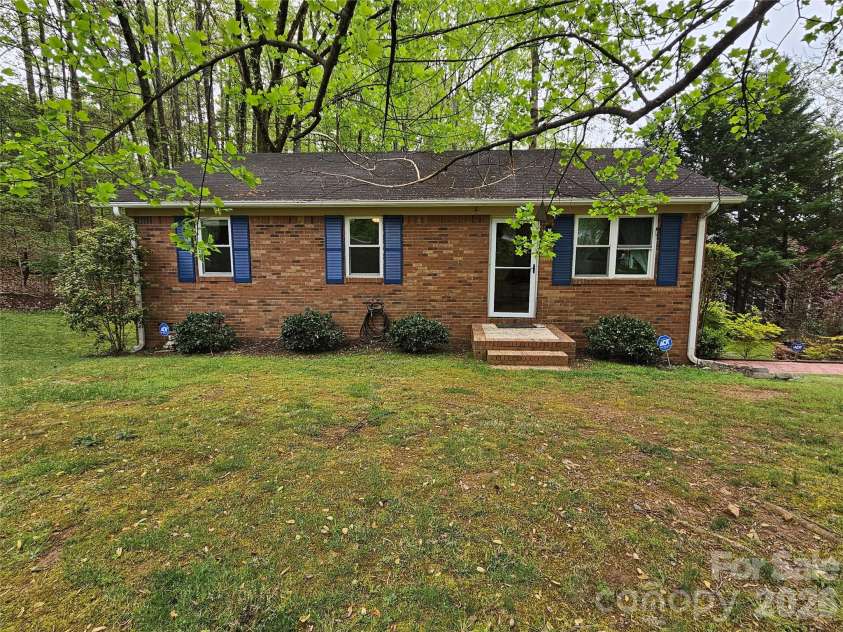 1982 Old Farm Road, Concord, NC 28025.  MLS# CAR4367024, YatesRealty ID 18376. 
