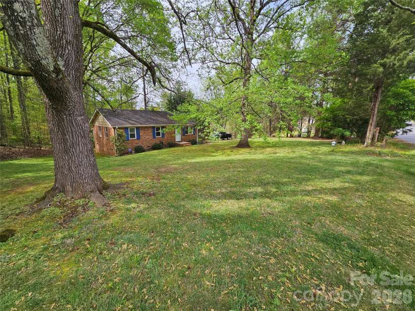 1982 Old Farm Road, Concord, NC 28025.  MLS# CAR4367024, YatesRealty ID 18376. 