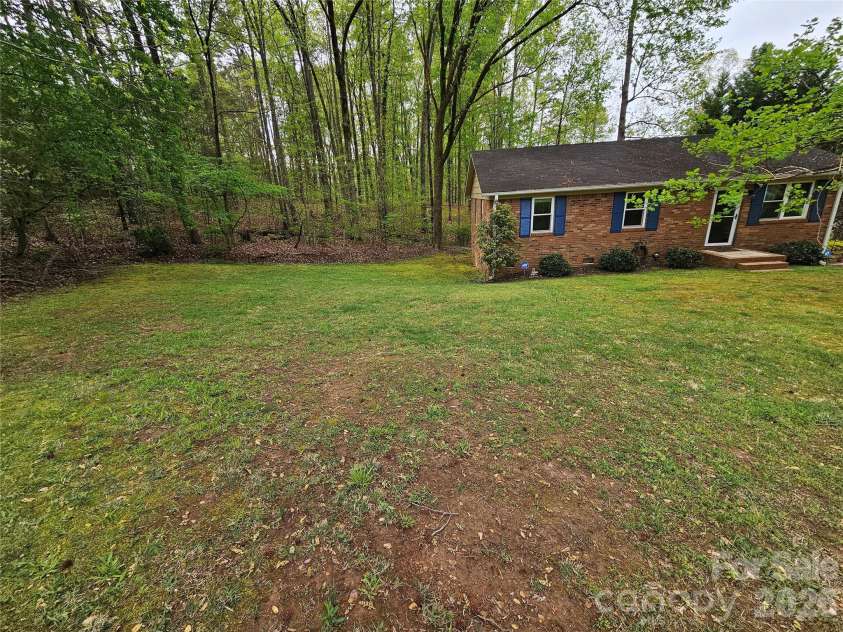 1982 Old Farm Road, Concord, NC 28025.  MLS# CAR4367024, YatesRealty ID 18376. 