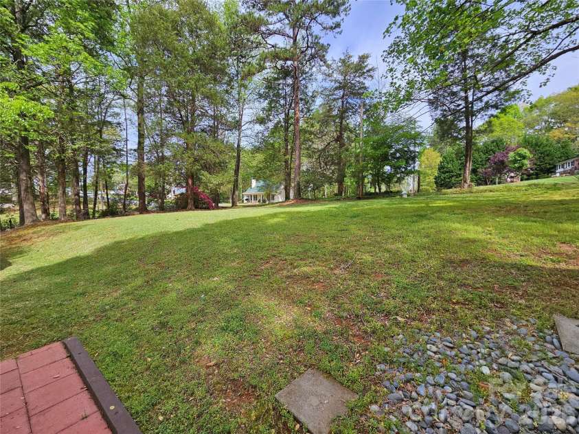 1982 Old Farm Road, Concord, NC 28025.  MLS# CAR4367024, YatesRealty ID 18376. 
