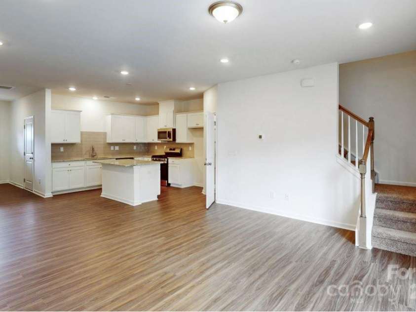 4031 Lawnview Drive, Charlotte, NC 28269.  MLS# CAR4206346, YatesRealty ID 18377. Family room