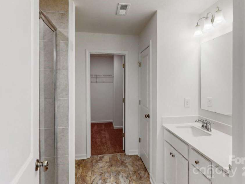 4031 Lawnview Drive, Charlotte, NC 28269.  MLS# CAR4206346, YatesRealty ID 18377. Owners bathroom