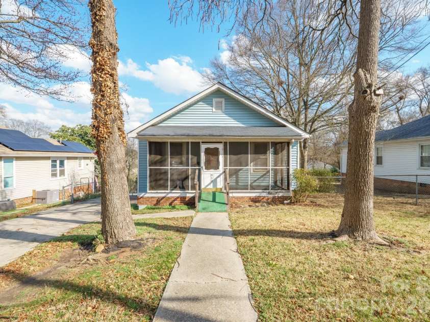 510 East Avenue, Kannapolis, NC 28083.  MLS# CAR4353497, YatesRealty ID 18377. 