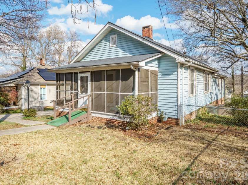 510 East Avenue, Kannapolis, NC 28083.  MLS# CAR4353497, YatesRealty ID 18377. 