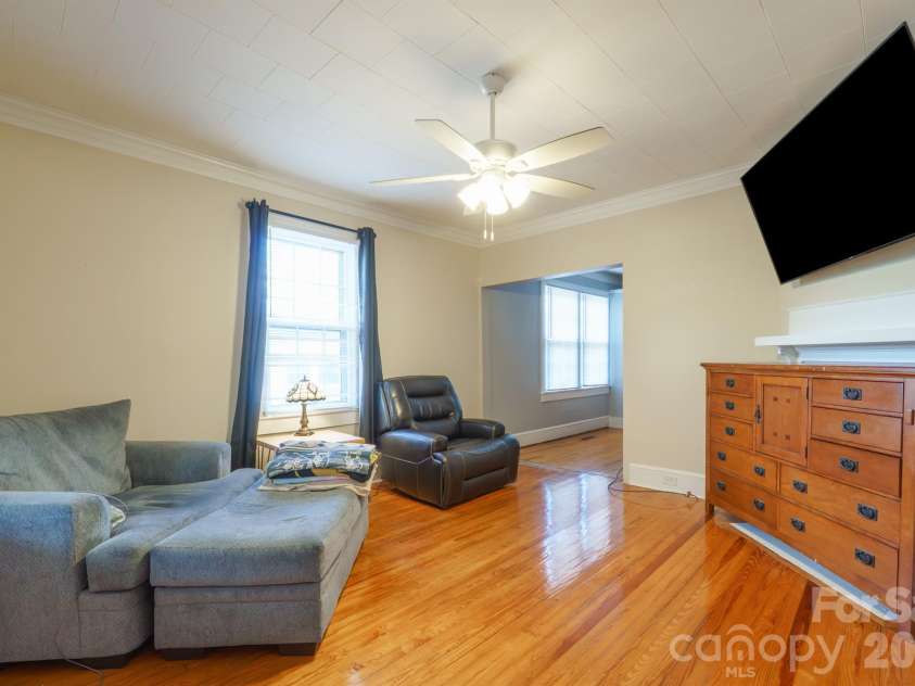 510 East Avenue, Kannapolis, NC 28083.  MLS# CAR4353497, YatesRealty ID 18377. 
