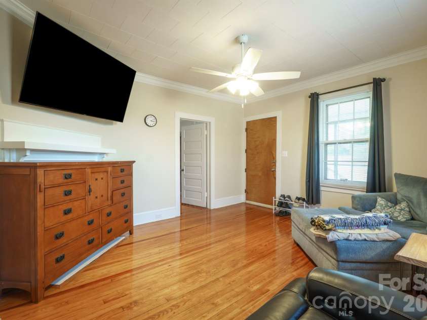 510 East Avenue, Kannapolis, NC 28083.  MLS# CAR4353497, YatesRealty ID 18377. 