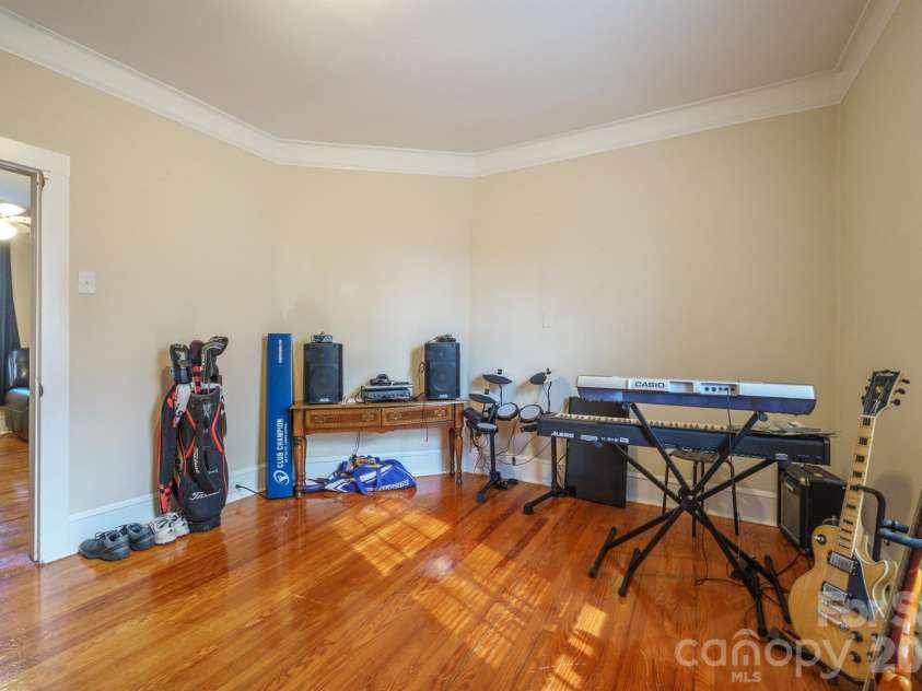 510 East Avenue, Kannapolis, NC 28083.  MLS# CAR4353497, YatesRealty ID 18377. 