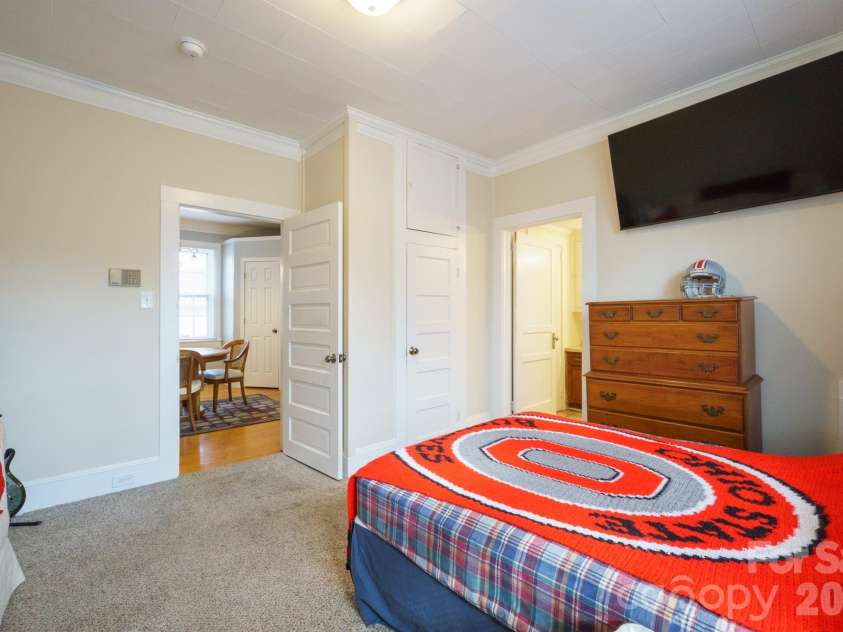 510 East Avenue, Kannapolis, NC 28083.  MLS# CAR4353497, YatesRealty ID 18377. 