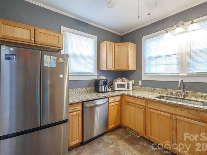 510 East Avenue, Kannapolis, NC 28083.  MLS# CAR4353497, YatesRealty ID 18377. 