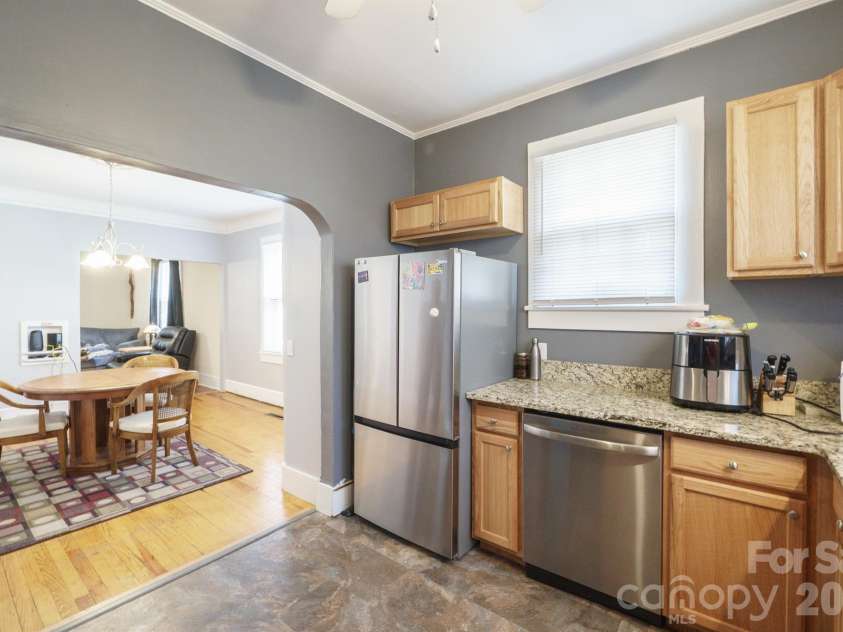 510 East Avenue, Kannapolis, NC 28083.  MLS# CAR4353497, YatesRealty ID 18377. 