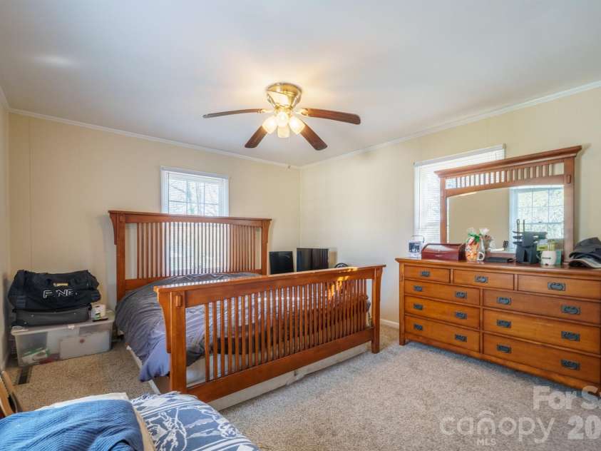 510 East Avenue, Kannapolis, NC 28083.  MLS# CAR4353497, YatesRealty ID 18377. 
