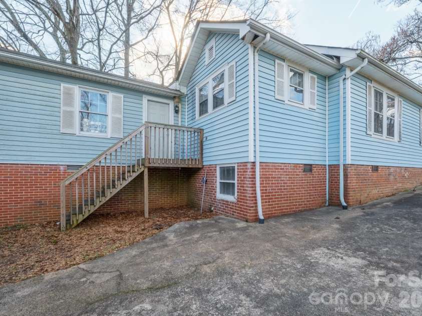 510 East Avenue, Kannapolis, NC 28083.  MLS# CAR4353497, YatesRealty ID 18377. 