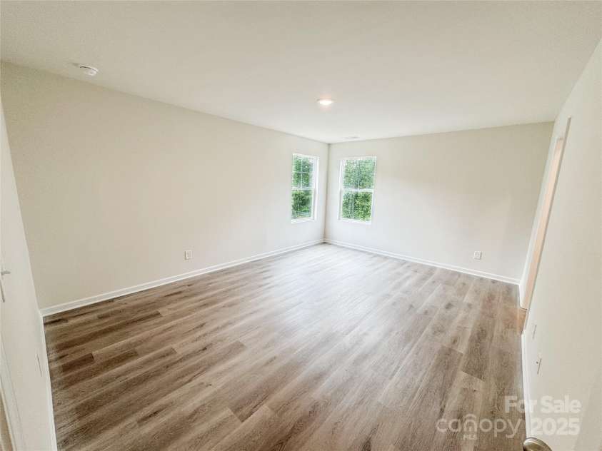 7601 Hammond Drive, Charlotte, NC 28215.  MLS# CAR4267514, YatesRealty ID 18378. 