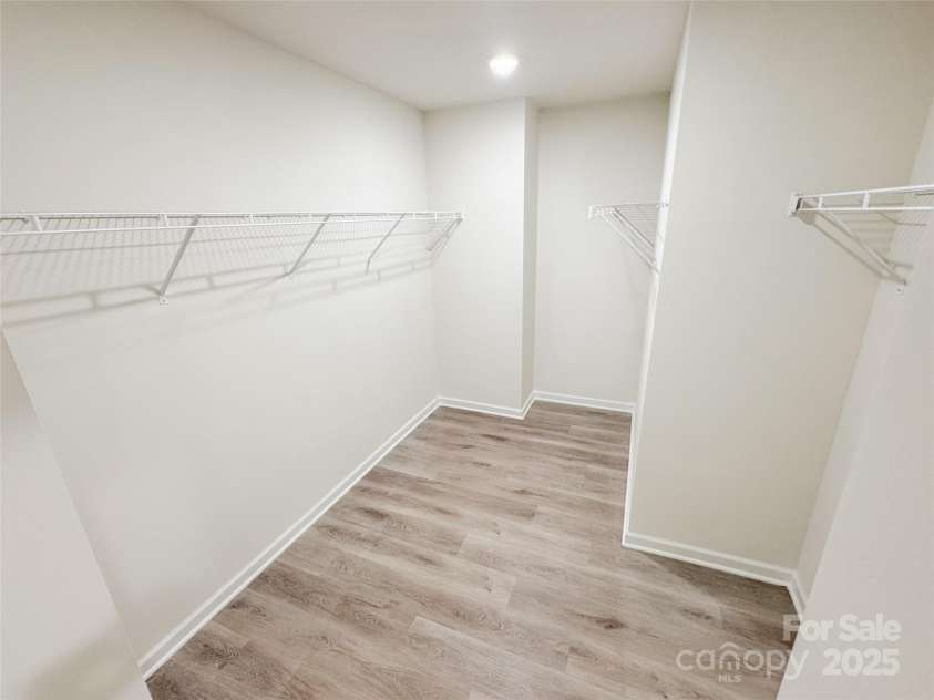7601 Hammond Drive, Charlotte, NC 28215.  MLS# CAR4267514, YatesRealty ID 18378. 