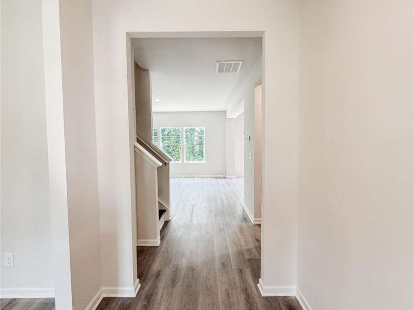 7601 Hammond Drive, Charlotte, NC 28215.  MLS# CAR4267514, YatesRealty ID 18378. 