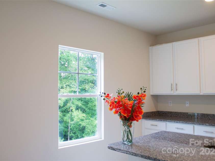 7601 Hammond Drive, Charlotte, NC 28215.  MLS# CAR4267514, YatesRealty ID 18378. 