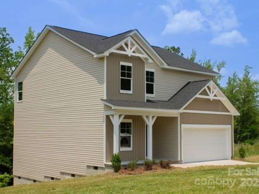 7601 Hammond Drive, Charlotte, NC 28215.  MLS# CAR4267514, YatesRealty ID 18378. 