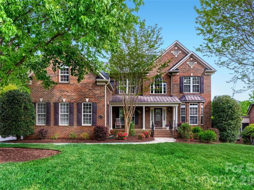 844 Clonmel Drive, Matthews, NC 28104.  MLS# CAR4366587, YatesRealty ID 18378. 
