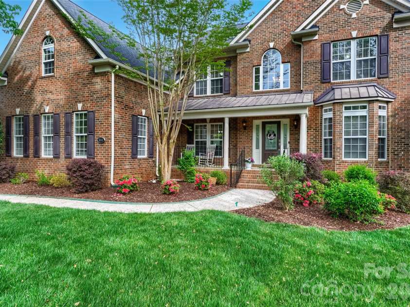 844 Clonmel Drive, Matthews, NC 28104.  MLS# CAR4366587, YatesRealty ID 18378. 