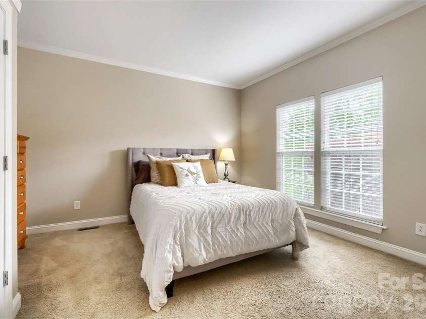 844 Clonmel Drive, Matthews, NC 28104.  MLS# CAR4366587, YatesRealty ID 18378. 