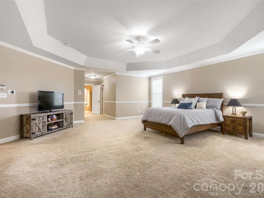844 Clonmel Drive, Matthews, NC 28104.  MLS# CAR4366587, YatesRealty ID 18378. 