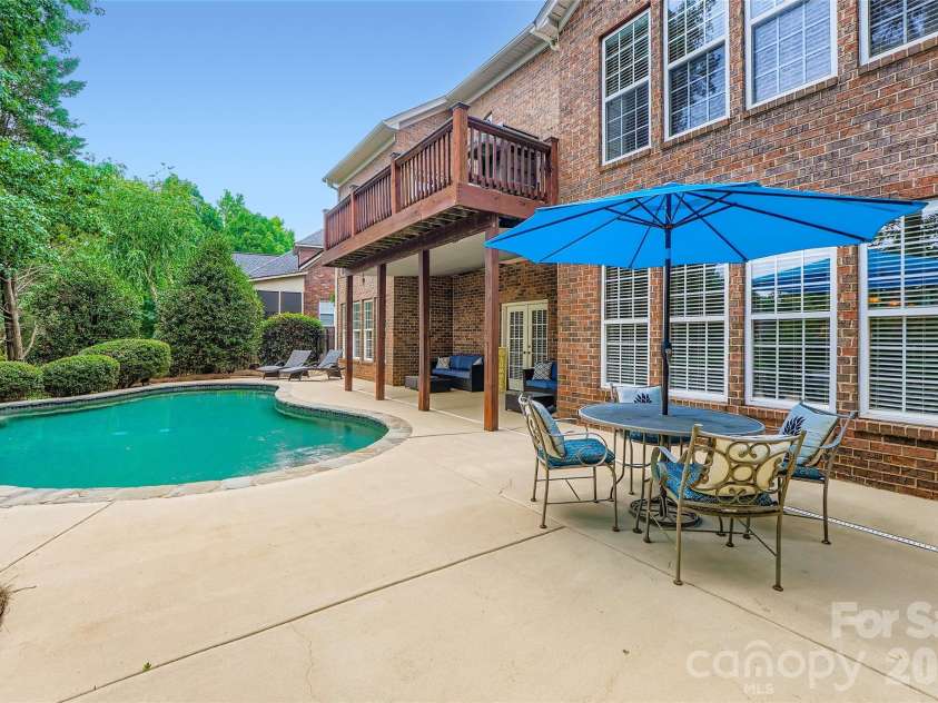 844 Clonmel Drive, Matthews, NC 28104.  MLS# CAR4366587, YatesRealty ID 18378. 